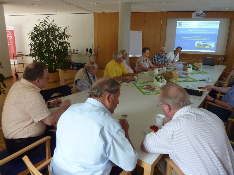 Kaffeepause bei der Mitgliederversammlung des LVBW in Göppingen im Juni 2013